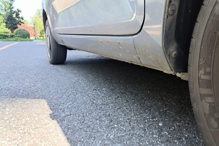Used Wuling Hongguang MINIEV 2022 Macaron Premium Model – Lithium Ternary Battery Right Side Sill