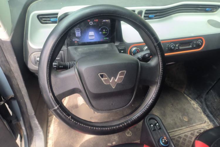 Used Wuling Hongguang MINIEV 2022 Macaron Fashion Model Lithium Iron Phosphate Steering Wheel