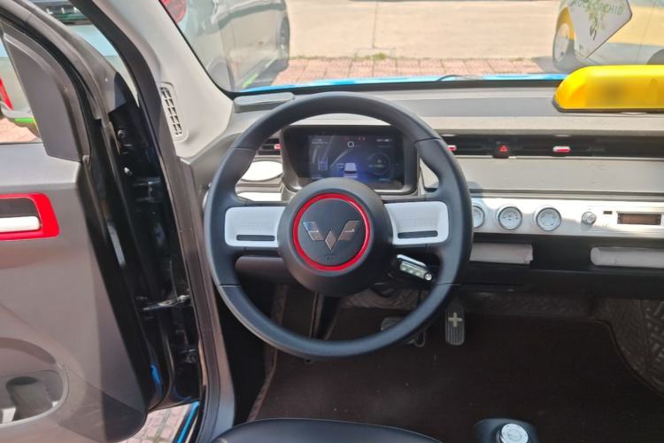Used Wuling Hongguang MINIEV 2022 GAMEBOY 300km Enthusiast Model with Lithium Iron Phosphate Steering Wheel