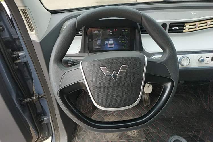 Used Wuling Hongguang MINIEV 2022 Macaron Premium Model – Lithium Iron Phosphate Steering Wheel