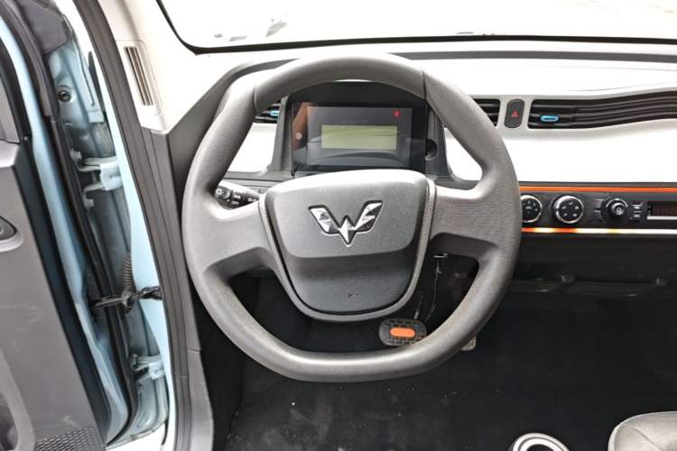 Used Wuling Hongguang MINIEV 2022 Zizai Version Lithium Iron Phosphate Steering Wheel