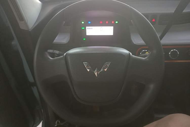 Used Wuling Hongguang MINIEV 2022 Easy Version Lithium Iron Phosphate Steering Wheel