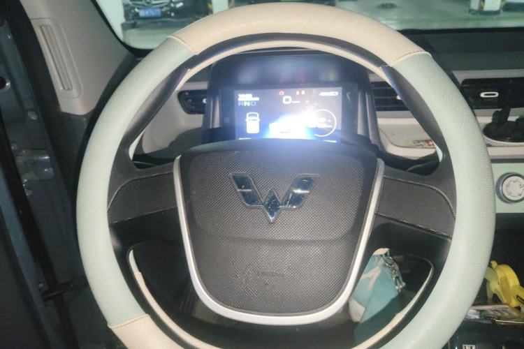 Used Wuling Hongguang MINIEV 2022 Macaron Premium Model – Lithium Iron Phosphate Steering Wheel