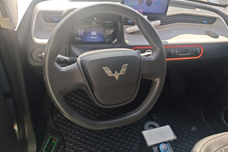 Used Wuling Hongguang MINIEV 2022 Zizai Version Lithium Iron Phosphate Steering Wheel