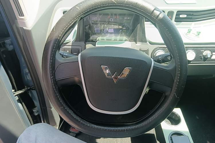 Used Wuling Hongguang MINIEV 2022 Macaron Fashion Edition Lithium-Nickel-Cobalt-Alpha-oxide Steering Wheel