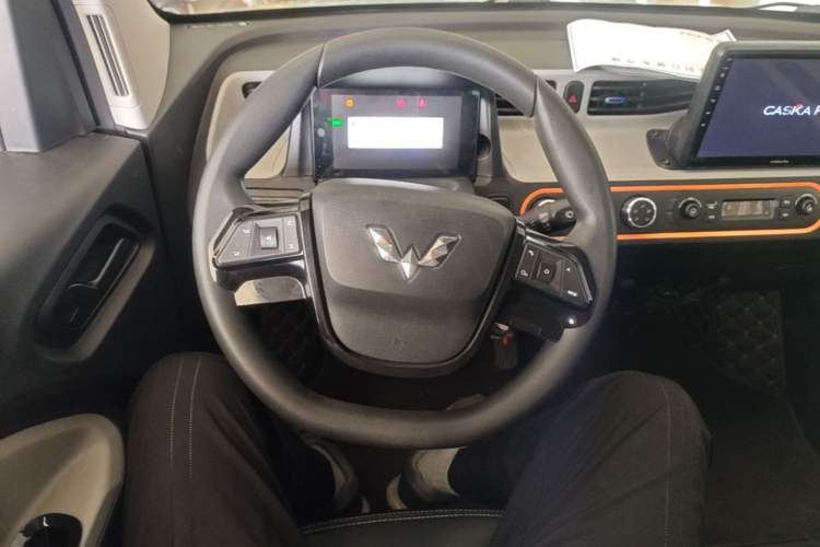 Used Wuling Hongguang MINIEV 2022 Easy Version Lithium Iron Phosphate Steering Wheel