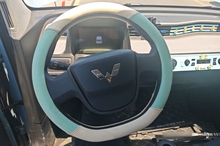 Used Wuling Hongguang MINIEV 2022 Easy Version Lithium Iron Phosphate Steering Wheel