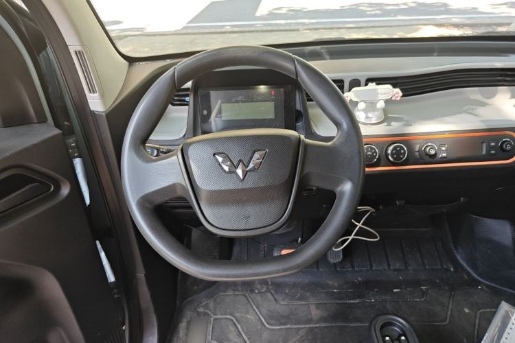 Used Wuling Hongguang MINIEV 2022 Easy Version Lithium Iron Phosphate Steering Wheel