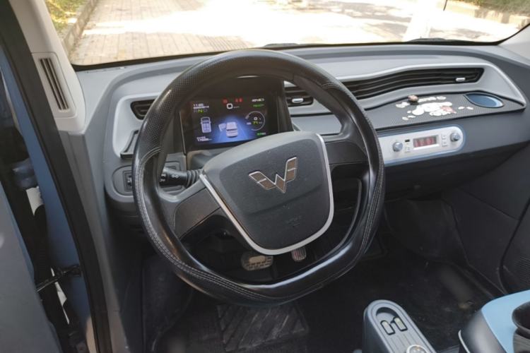 Used Wuling Hongguang MINIEV 2022 Macaron Premium Model – Lithium Iron Phosphate Steering Wheel