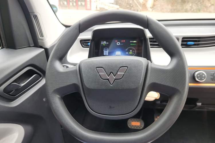 Used Wuling Hongguang MINIEV 2022 Zizai Version Lithium Iron Phosphate Steering Wheel