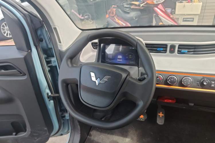 Used Wuling Hongguang MINIEV 2022 Zizai Version Lithium-NMC Steering Wheel