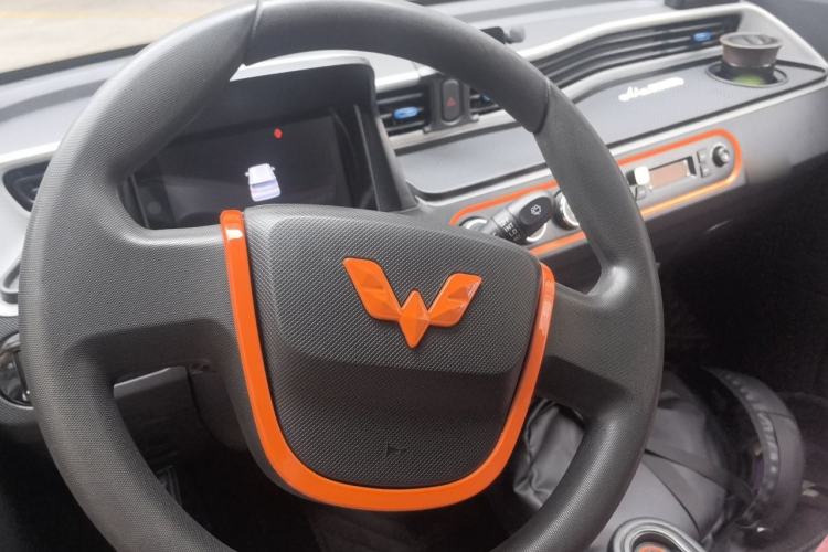 Used Wuling Hongguang MINIEV 2022 Macaron Fashion Edition Lithium-Nickel-Cobalt-Alpha-oxide Steering Wheel