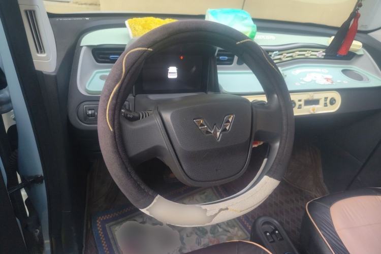 Used Wuling Hongguang MINIEV 2022 Macaron Fashion Model Lithium Iron Phosphate Steering Wheel