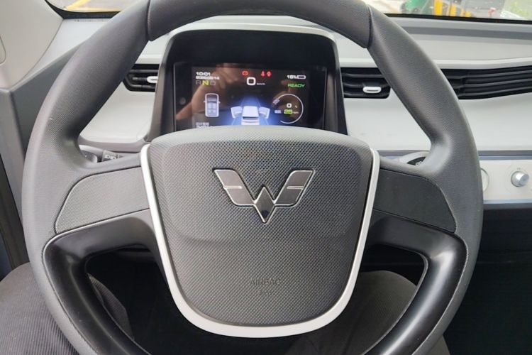 Used Wuling Hongguang MINIEV 2022 Macaron Premium Model – Lithium Iron Phosphate Steering Wheel