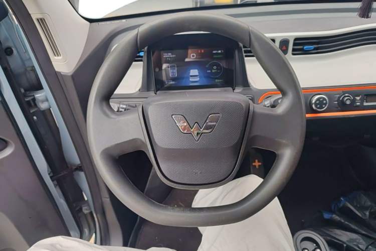 Used Wuling Hongguang MINIEV 2022 Macaron Premium Model – Lithium Iron Phosphate Steering Wheel