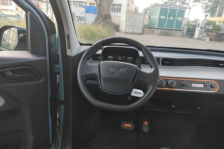 Used Wuling Hongguang MINIEV 2022 Enjoy Edition Lithium-Ion Battery Steering Wheel