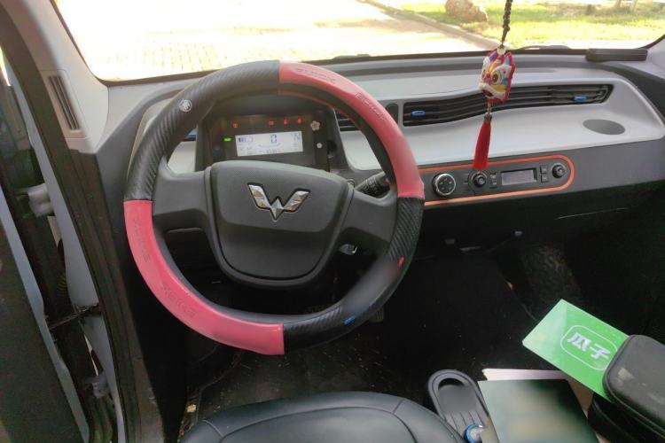 Used Wuling Hongguang MINIEV 2022 Easy Version Lithium Iron Phosphate Steering Wheel