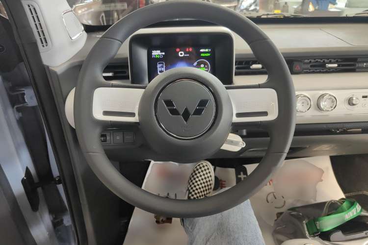 Used Wuling Hongguang MINIEV 2022 Convertible Model Steering Wheel