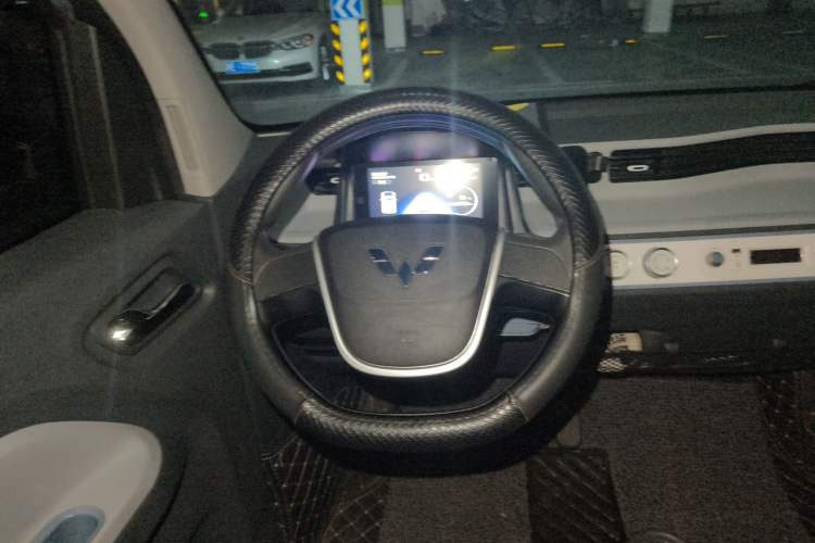 Used Wuling Hongguang MINIEV 2022 Macaron Premium Model – Lithium Iron Phosphate Steering Wheel