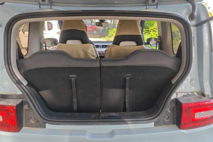 Used Wuling Hongguang MINIEV 2022 Easy Version Lithium-NMC Trunk