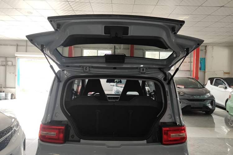 Used Wuling Hongguang MINIEV 2022 Zizai Version Lithium-NMC Trunk