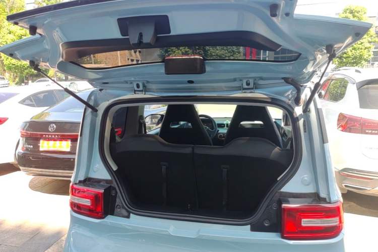 Used Wuling Hongguang MINIEV 2022 Macaron Fashion Model Lithium Iron Phosphate Trunk