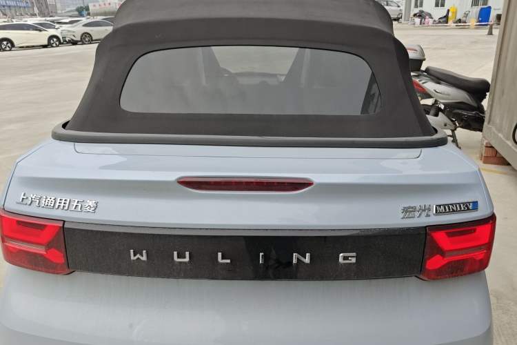 Used Wuling Hongguang MINIEV 2022 Convertible Model Trunk