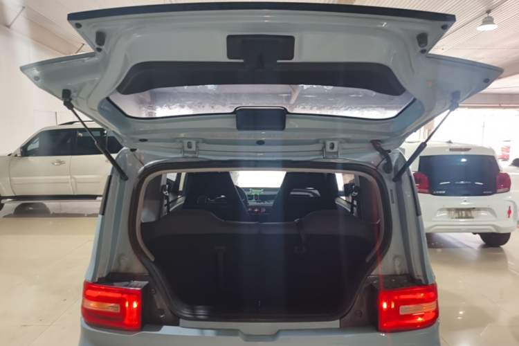 Used Wuling Hongguang MINIEV 2022 Zizai Version Lithium-NMC Trunk