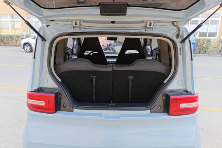 Used Wuling Hongguang MINIEV 2022 Easy Version Lithium-NMC Trunk
