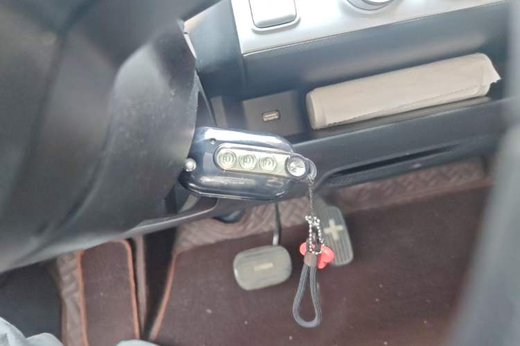 Used Wuling Hongguang MINIEV 2022 GAMEBOY 300km Enthusiast Model with Lithium Iron Phosphate Vehicle Key