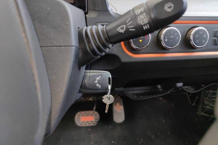 Used Wuling Hongguang MINIEV 2022 Easy Version Lithium Iron Phosphate Vehicle Key