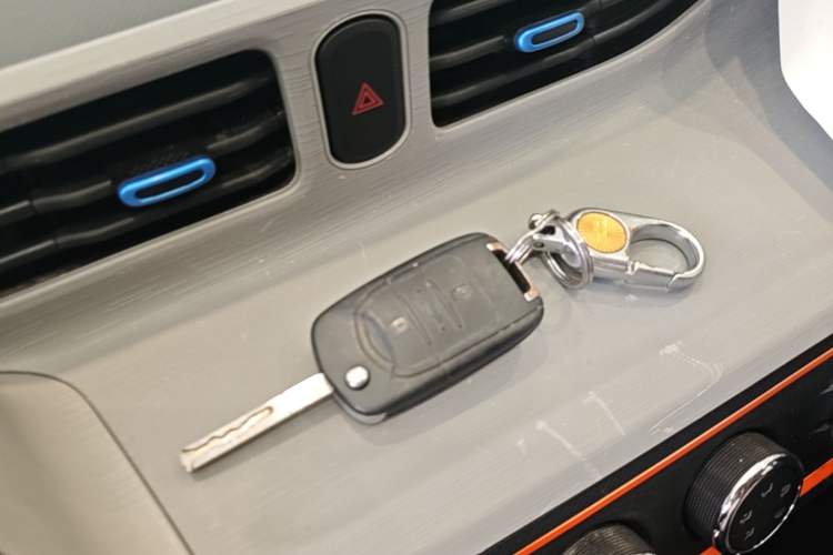 Used Wuling Hongguang MINIEV 2022 Zizai Version Lithium Iron Phosphate Vehicle Key