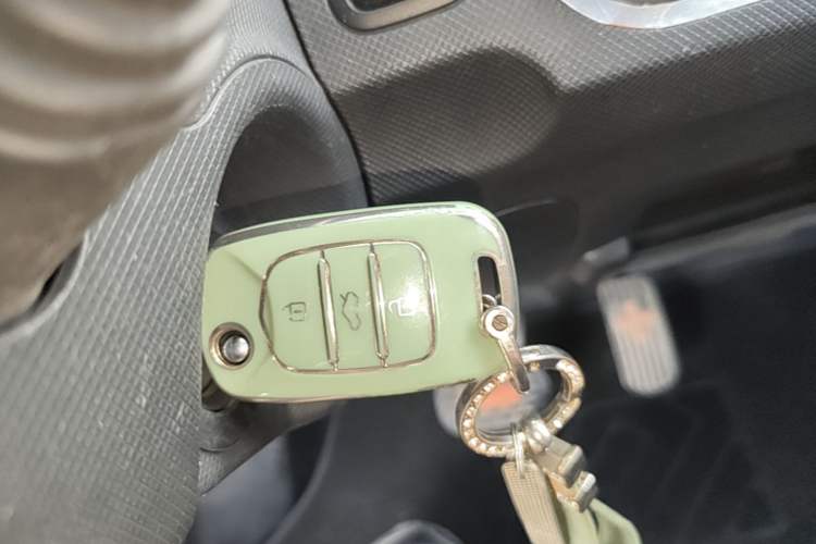 Used Wuling Hongguang MINIEV 2022 Easy Version Lithium Iron Phosphate Vehicle Key