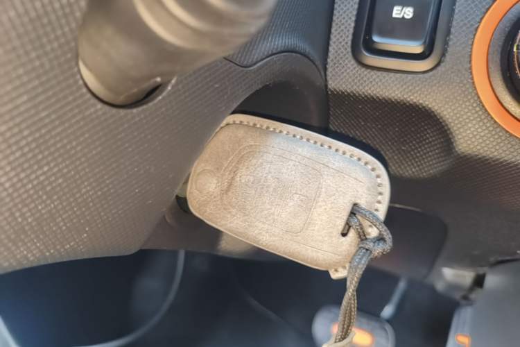 Used Wuling Hongguang MINIEV 2022 Zizai Version Lithium Iron Phosphate Vehicle Key