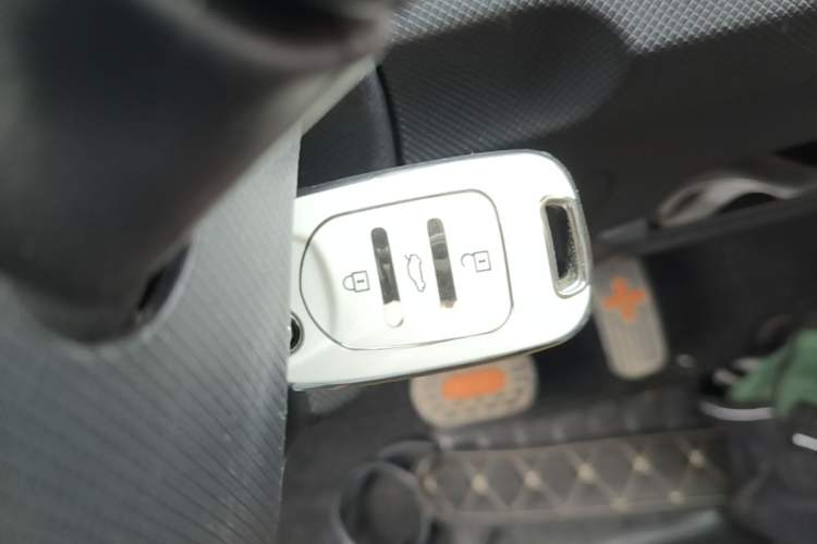 Used Wuling Hongguang MINIEV 2022 Easy Version Lithium Iron Phosphate Vehicle Key