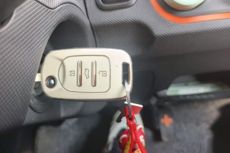 Used Wuling Hongguang MINIEV 2022 Easy Version Lithium Iron Phosphate Vehicle Key