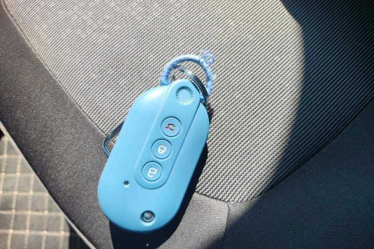 Used Wuling Hongguang MINIEV 2022 Macaron Fashion Model Lithium Iron Phosphate Vehicle Key