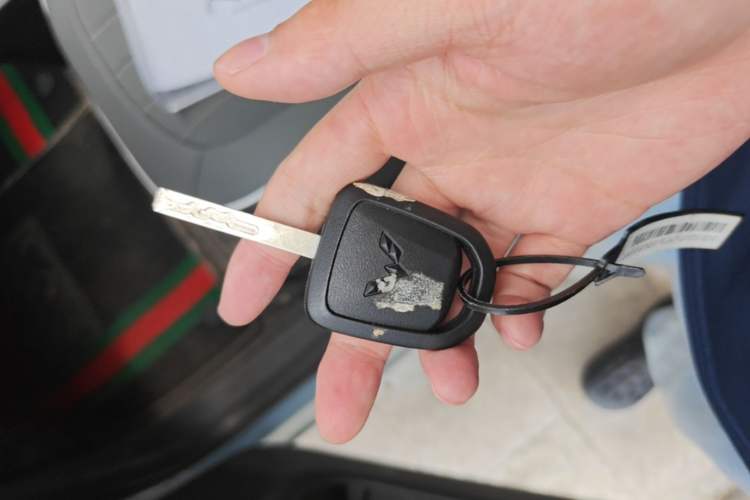 Used Wuling Hongguang MINIEV 2022 Easy Version Lithium Iron Phosphate Vehicle Key