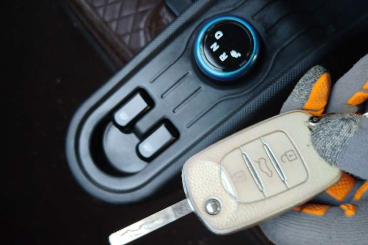 Used Wuling Hongguang MINIEV 2022 Easy Version Lithium Iron Phosphate Vehicle Key