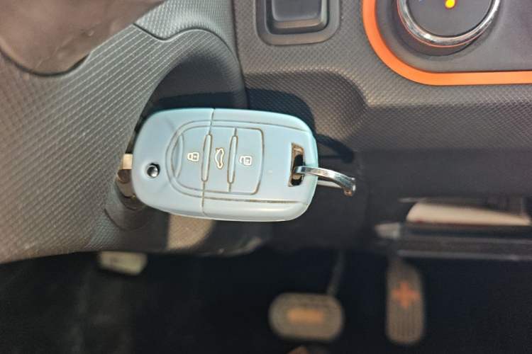 Used Wuling Hongguang MINIEV 2022 Zizai Version Lithium Iron Phosphate Vehicle Key