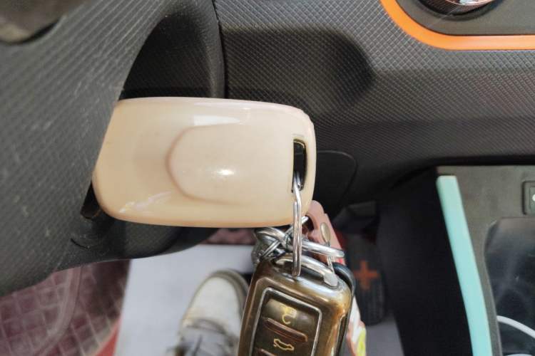 Used Wuling Hongguang MINIEV 2022 Easy Version Lithium Iron Phosphate Vehicle Key