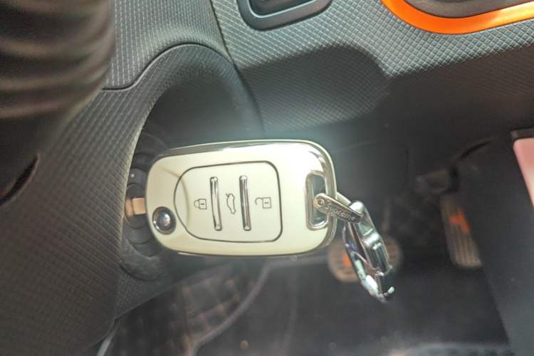 Used Wuling Hongguang MINIEV 2022 Easy Version Lithium Iron Phosphate Vehicle Key