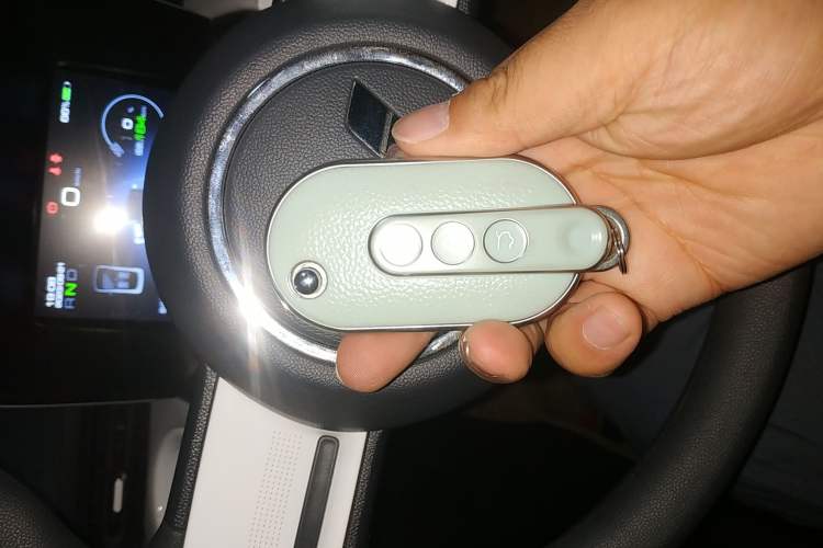 Used Wuling Hongguang MINIEV 2022 Convertible Model Vehicle Key