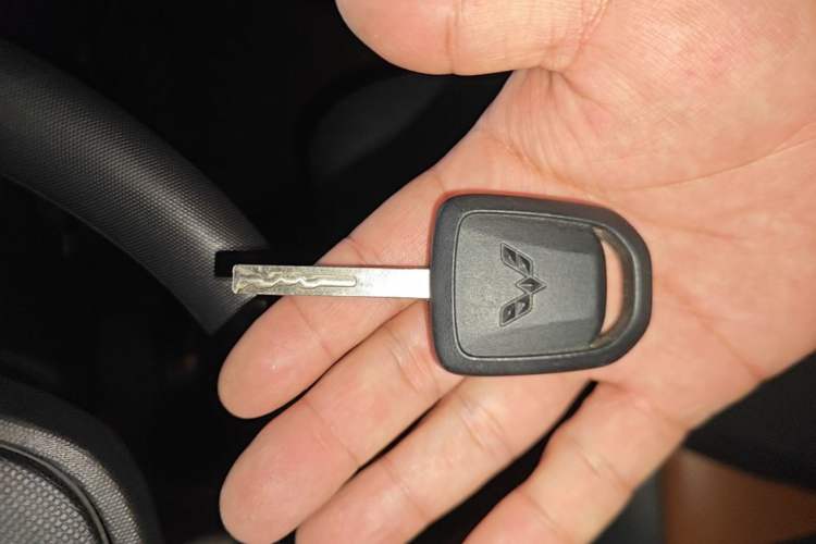 Used Wuling Hongguang MINIEV 2022 Easy Version Lithium Iron Phosphate Vehicle Key