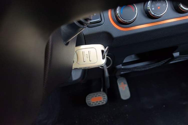 Used Wuling Hongguang MINIEV 2022 Easy Version Lithium Iron Phosphate Vehicle Key