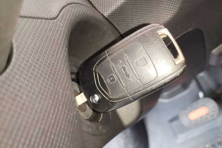 Used Wuling Hongguang MINIEV 2022 Easy Version Lithium Iron Phosphate Vehicle Key