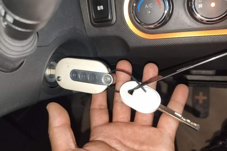 Used Wuling Hongguang MINIEV 2022 Zizai Version Lithium Iron Phosphate Vehicle Key