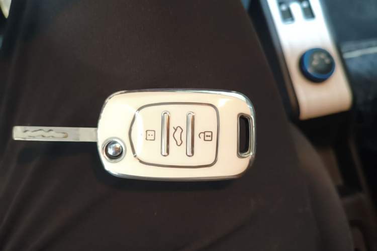 Used Wuling Hongguang MINIEV 2022 Zizai Version Lithium Iron Phosphate Vehicle Key