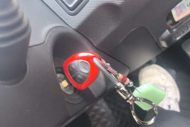 Used Wuling Hongguang MINIEV 2022 Macaron Fashion Edition Lithium-Nickel-Cobalt-Alpha-oxide Vehicle Key