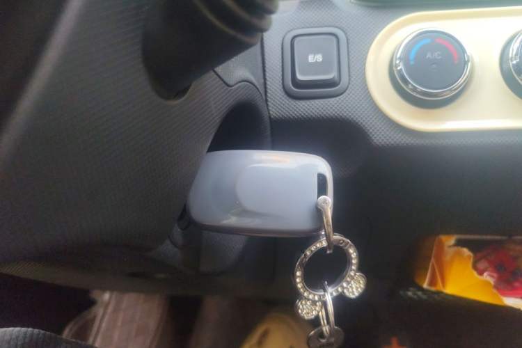 Used Wuling Hongguang MINIEV 2022 Macaron Fashion Model Lithium Iron Phosphate Vehicle Key